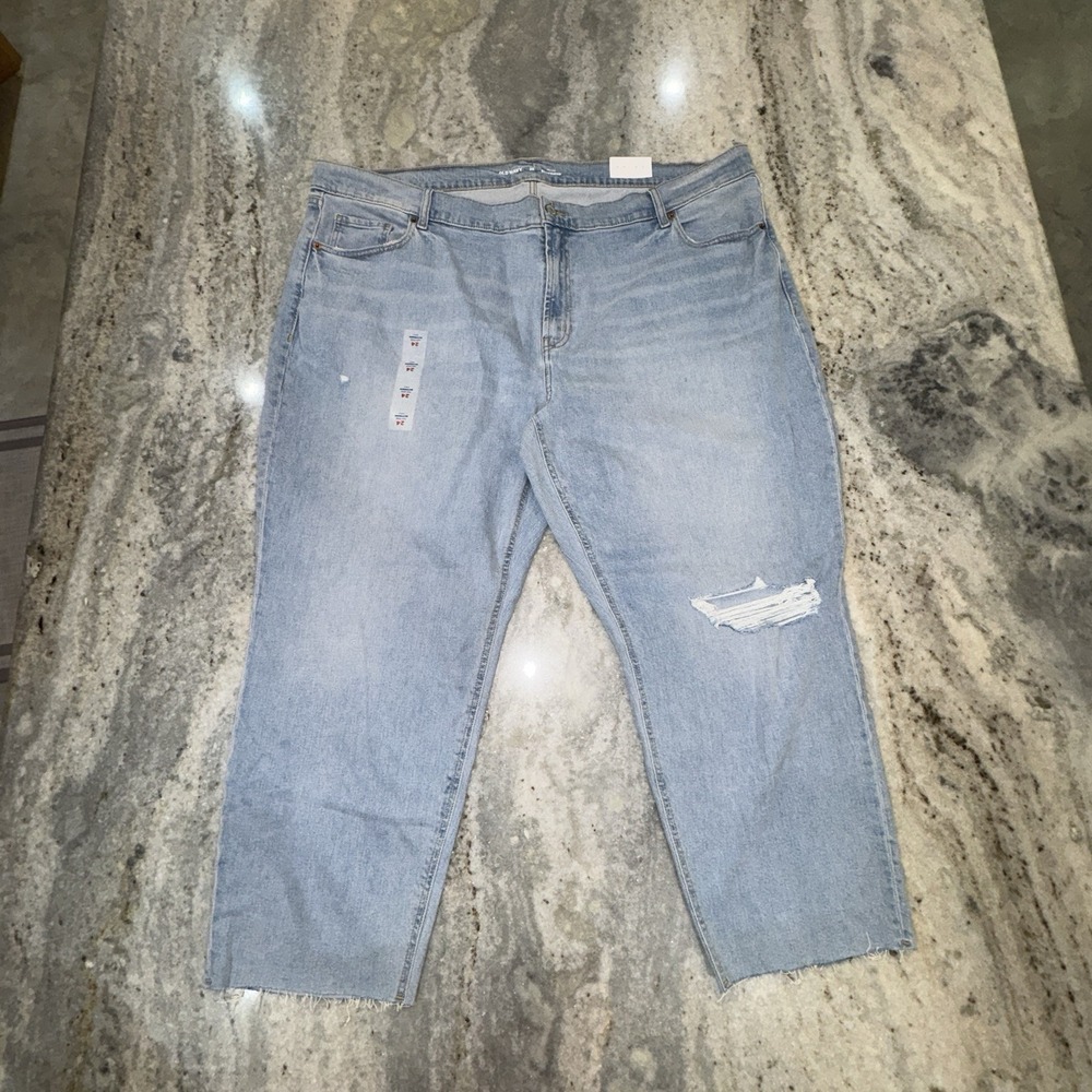NWT Old Navy Plus Size Capri Jeans 47x25 Sz 24 Boyfriend Mid Rise Light Wash